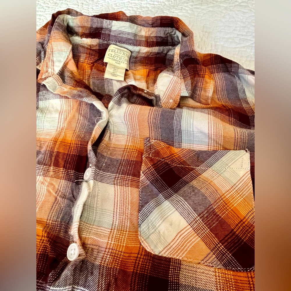 Women’s Button Down Top